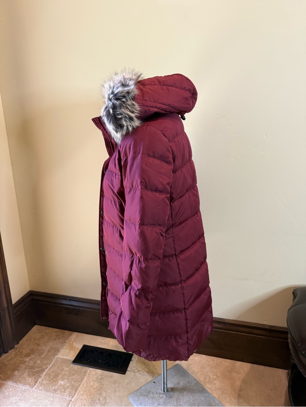 Lands' End Deep Wine Red Puffer Jacket with faux fur hood. - Picture 3 of 10